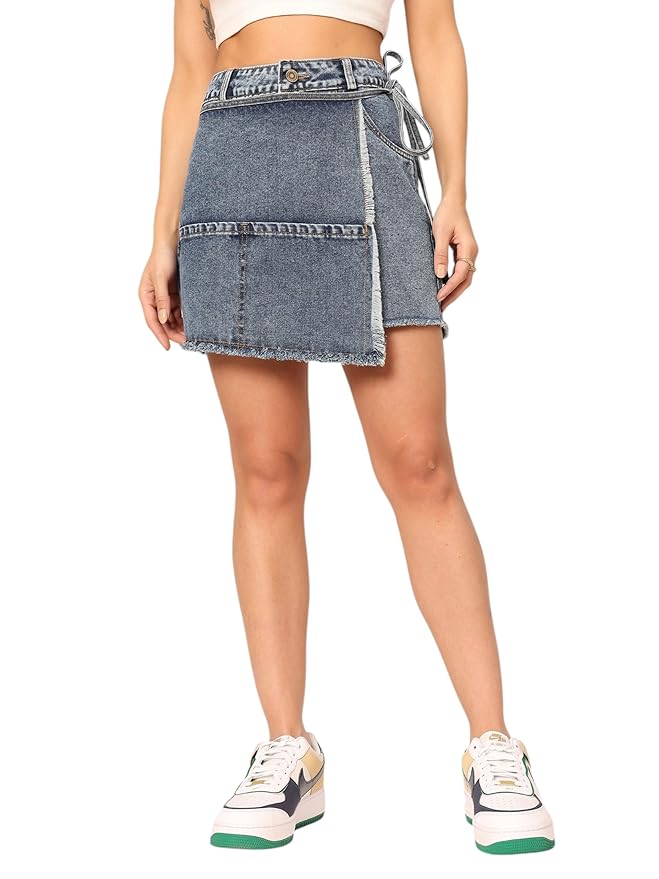 Dolce Crudo Women's Regular High Rise Mild Distress Regular Denim Skorts